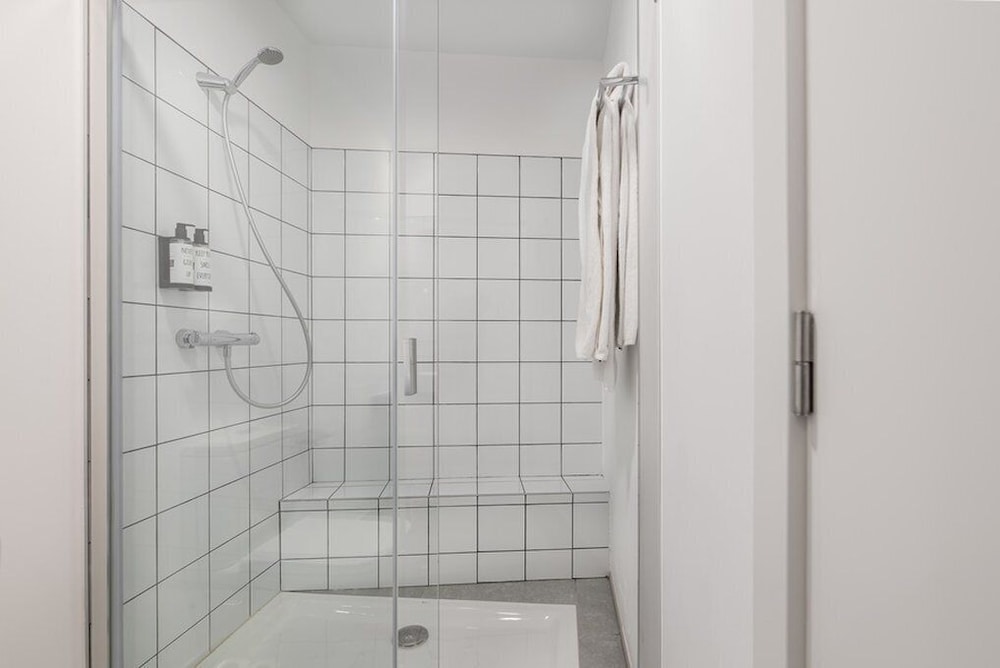Deluxe Double Room - Photo 9