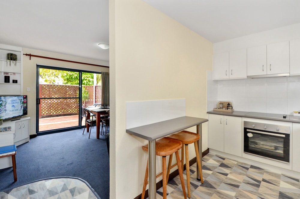 Two-Bedroom Apartment - Photo 2
