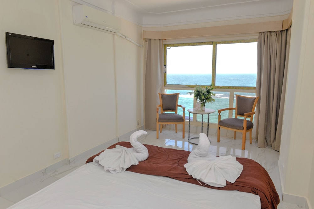Suite with Panoramic Sea View