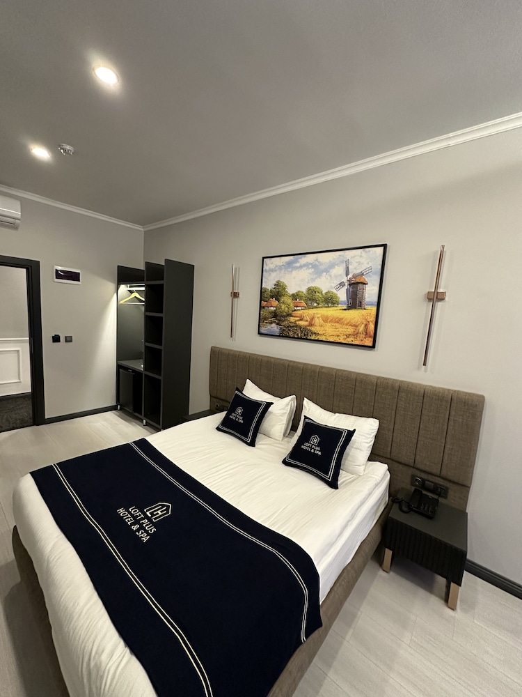 Deluxe Double Room - Photo 14