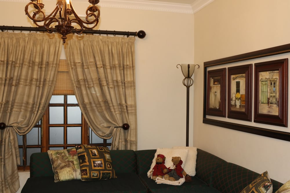 Lavender Cottage (4pax)1 King &2singles