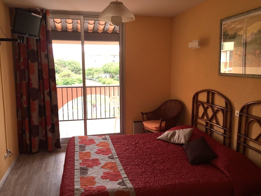Standard room on the Aqualand side with terrace, not air-conditioned