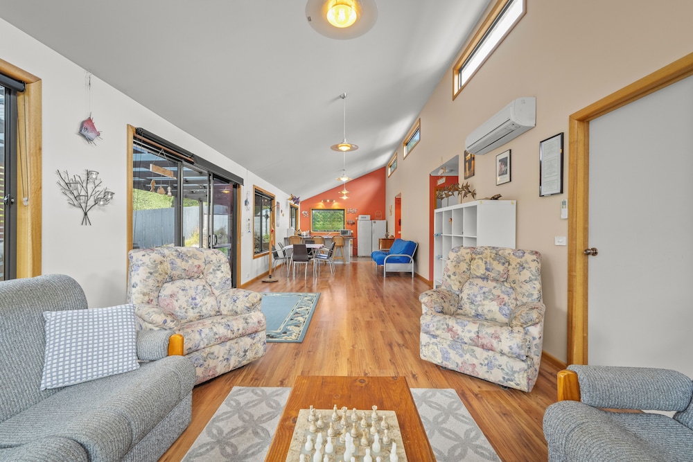 Deluxe Quadruple Room, 2 Queen Beds, Balcony, Garden View photo 1
