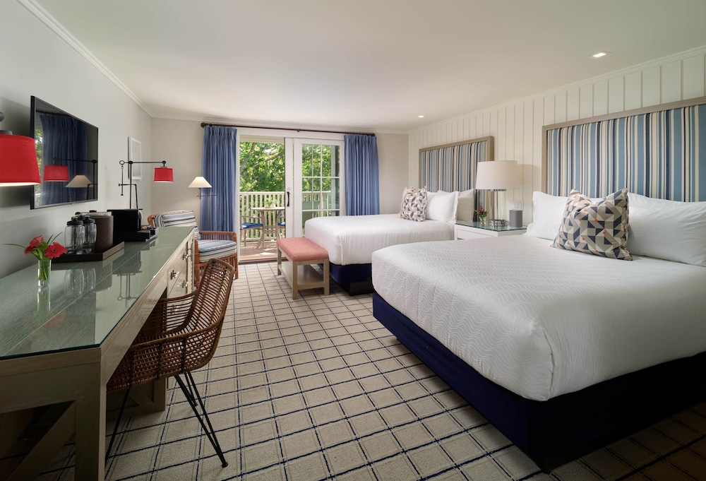 Roxana Room Double Queen Beds with Balcony