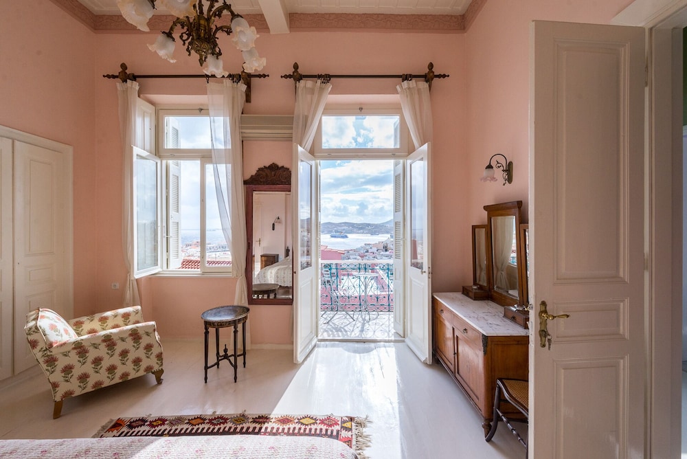 Presidential Double Room, 1 King Bed, Balcony, Sea View photo 1