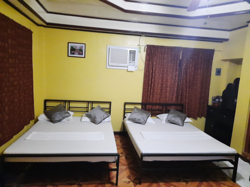 Traditional Room, 1 King Bed, Non Smoking photo 1
