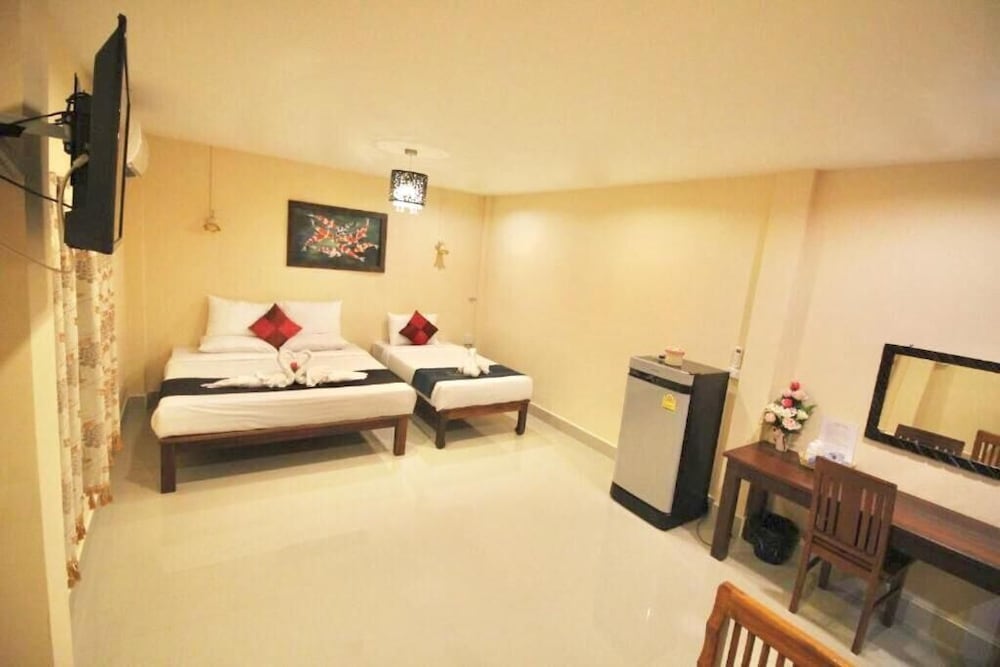 Deluxe Triple Room photo 2