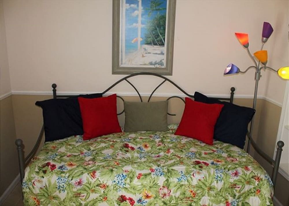 House, Multiple Beds, Private Pool, Partial Ocean View