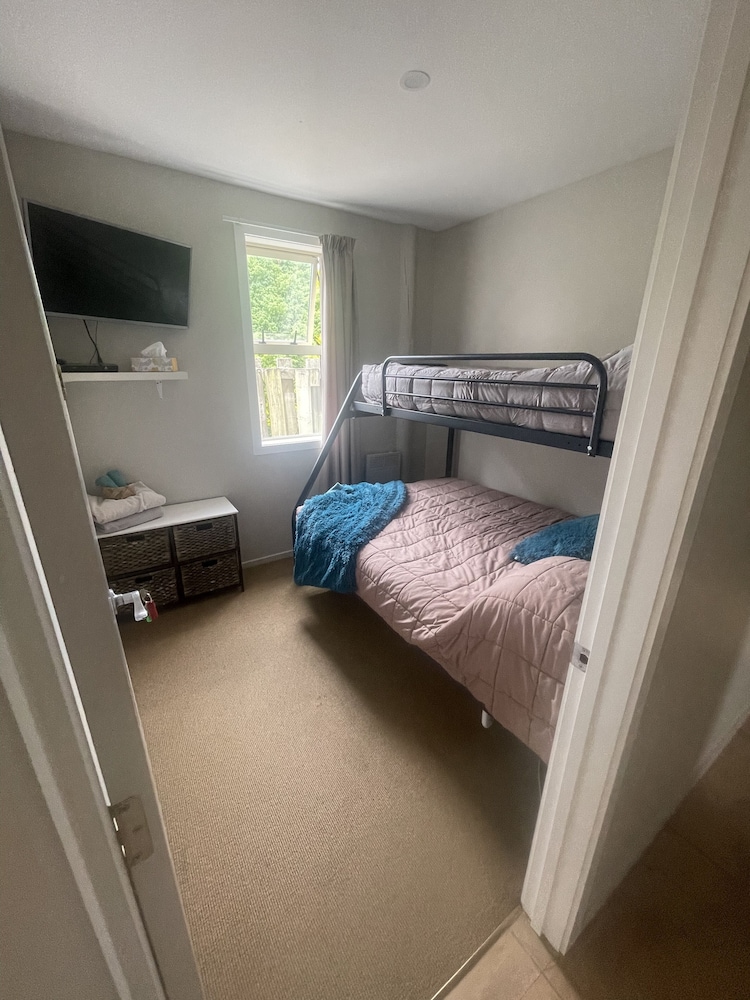 Standard Room, Multiple Beds photo 3