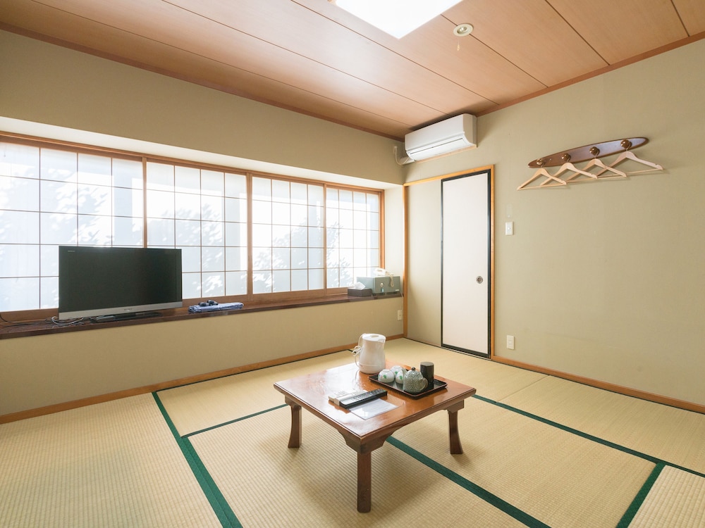 Japanese Style Room, Shared Bathroom photo 1