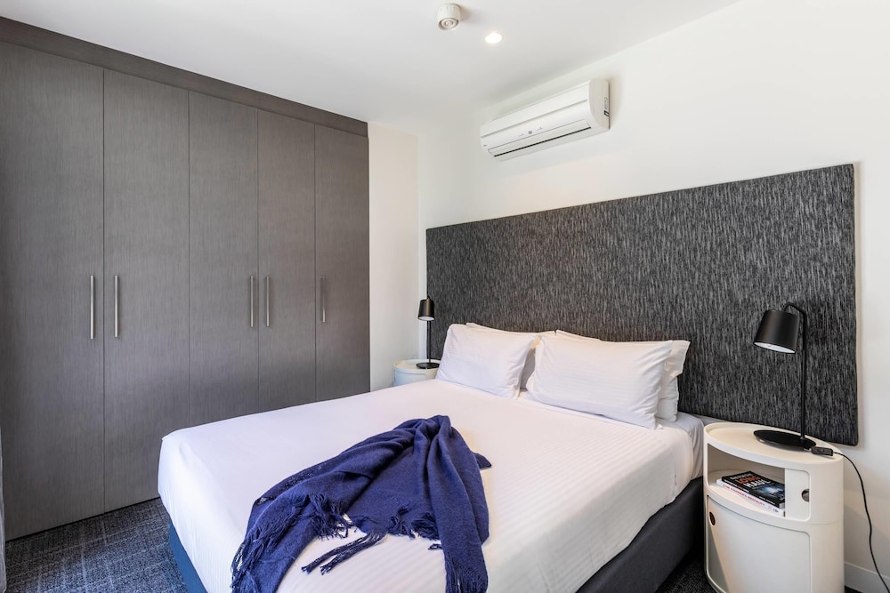 Room, 1 King Bed, Accessible, Non Smoking (Efficiency)