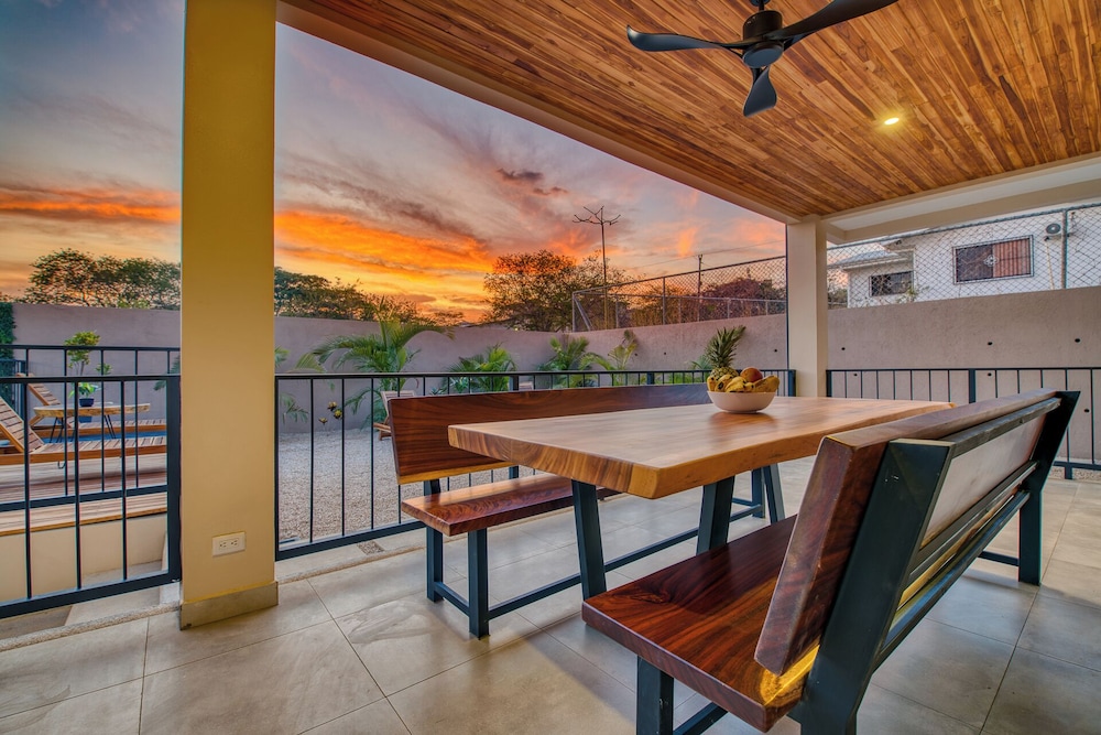 Family Apartment, 2 Bedrooms, Poolside photo 3