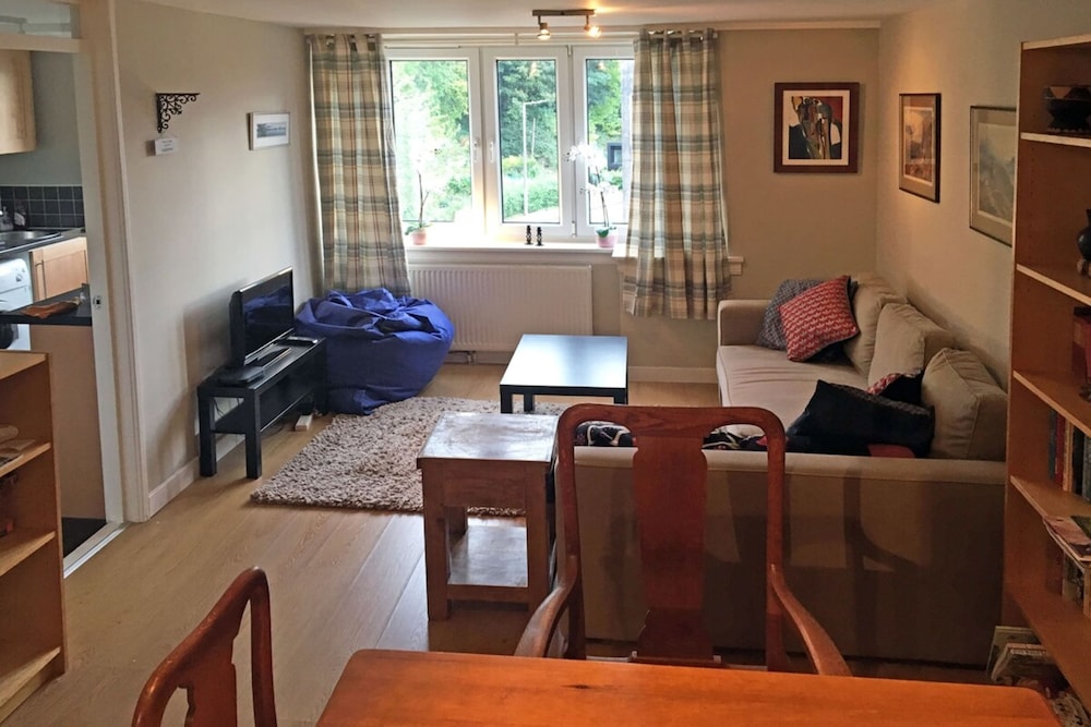Junior Suite, 1 King Bed, City View