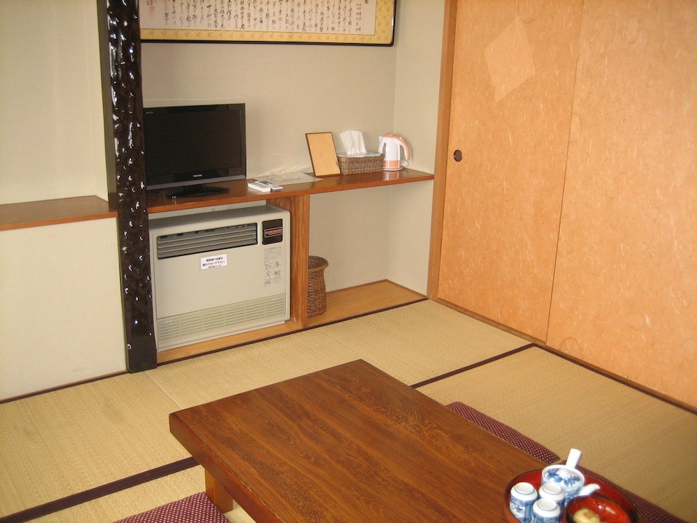 Standard Twin Room, Shared Bathroom photo 1