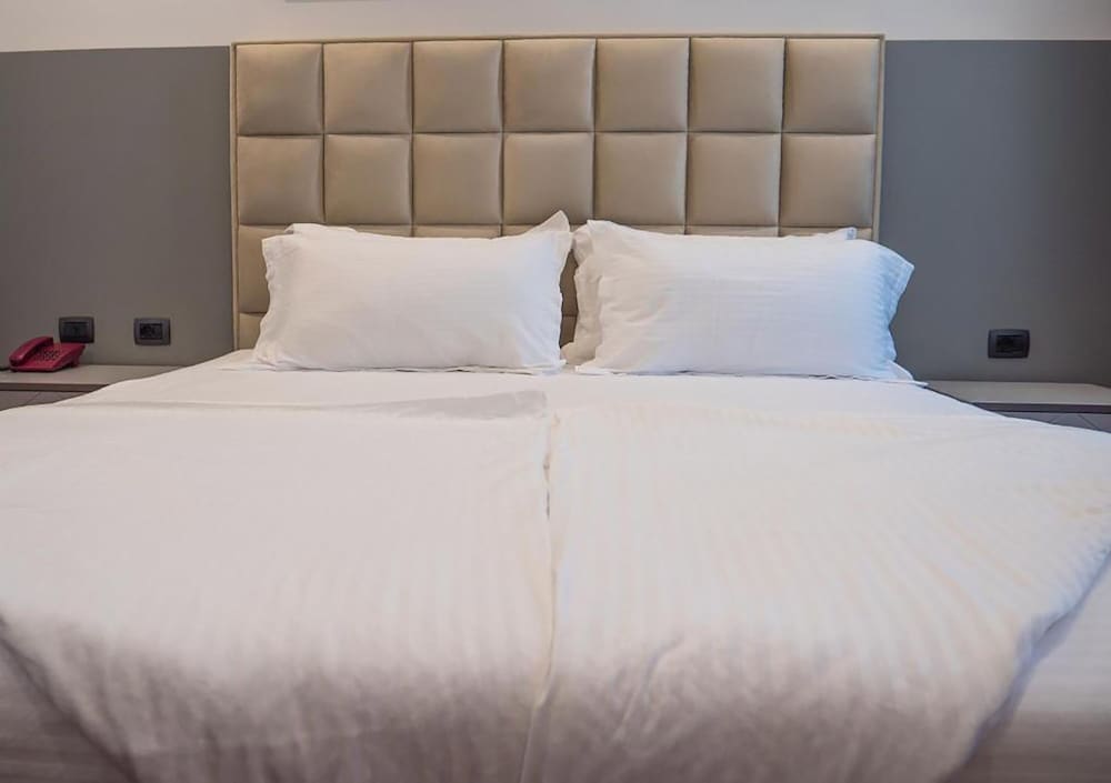 Standard Double Room - Hill View