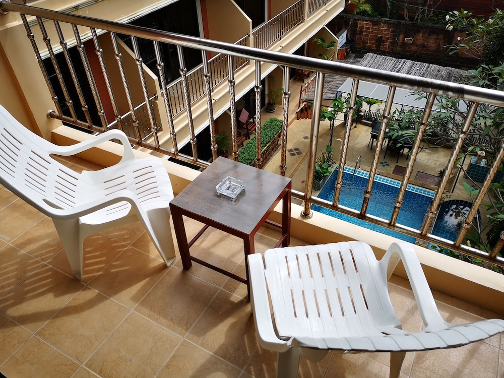 Standard Double Room, 2 Twin Beds, Balcony, Pool View - Photo 5