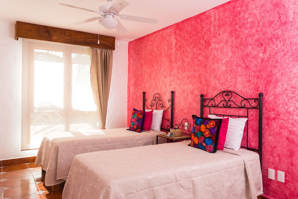Two Bedroom Master Suite with Balcony, Kitchenette and Pool View photo 2