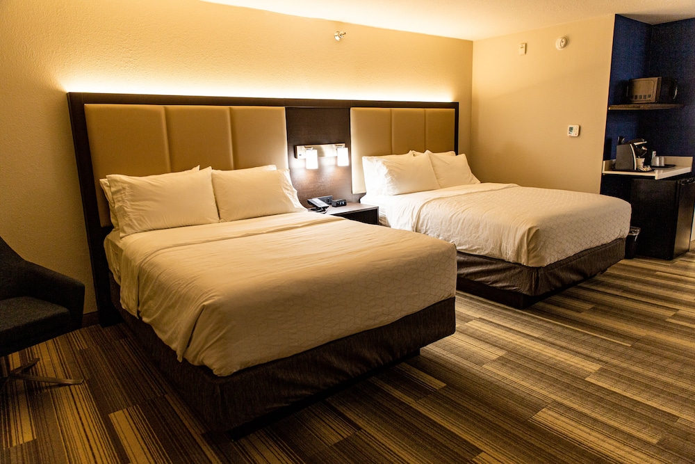 Standard Room, 2 Queen Beds, Accessible (Communications) - Photo 2