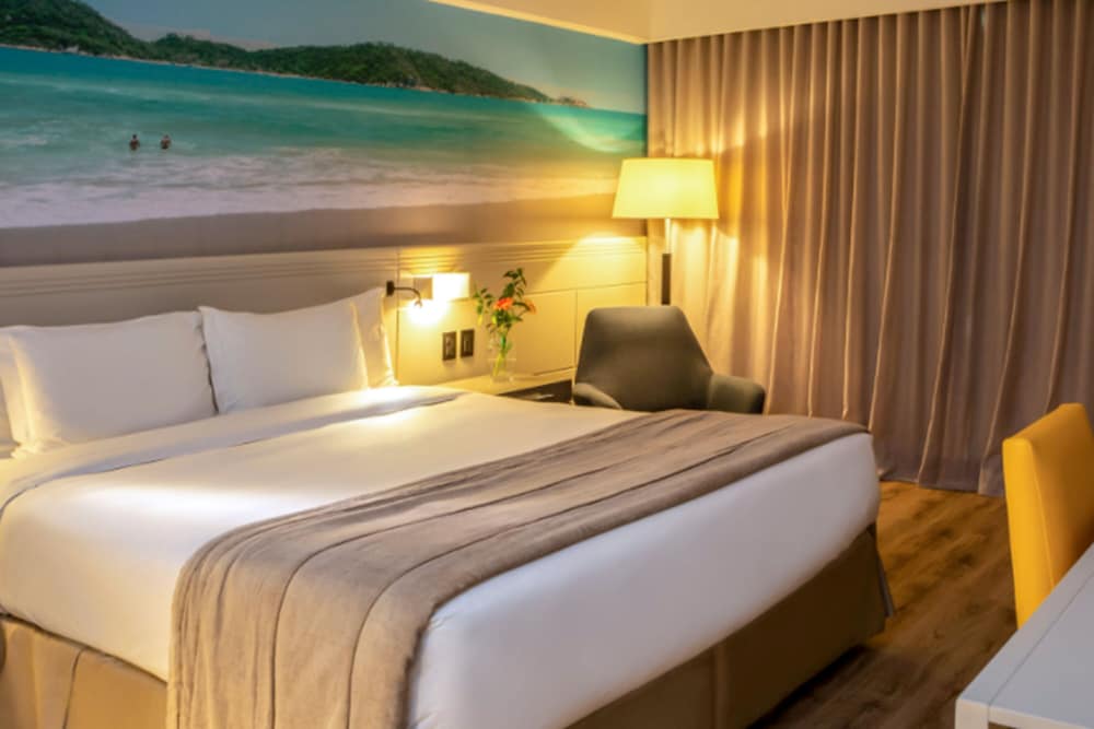 Luxury Room, 1 King Bed, Sea View thumbnail 6