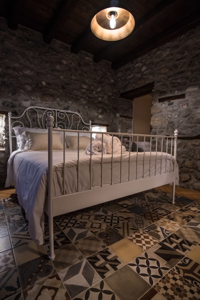 Deluxe Double Room (MELPOMENI) photo 2