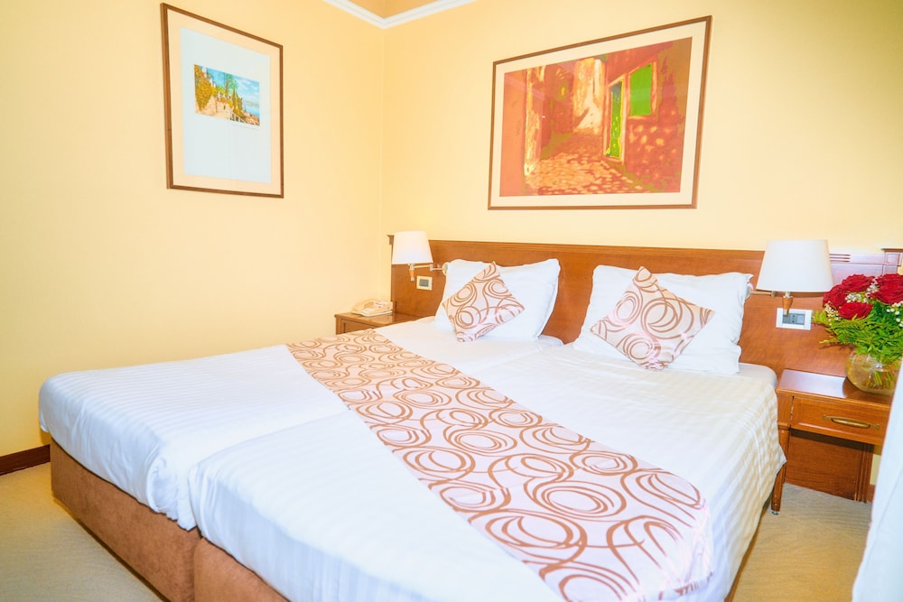 Standard Double or Twin Room, 1 Bedroom, Partial Sea View - Photo 3