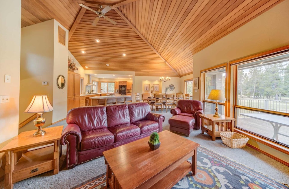 House, Multiple Beds (Jackpine - Unit 6)