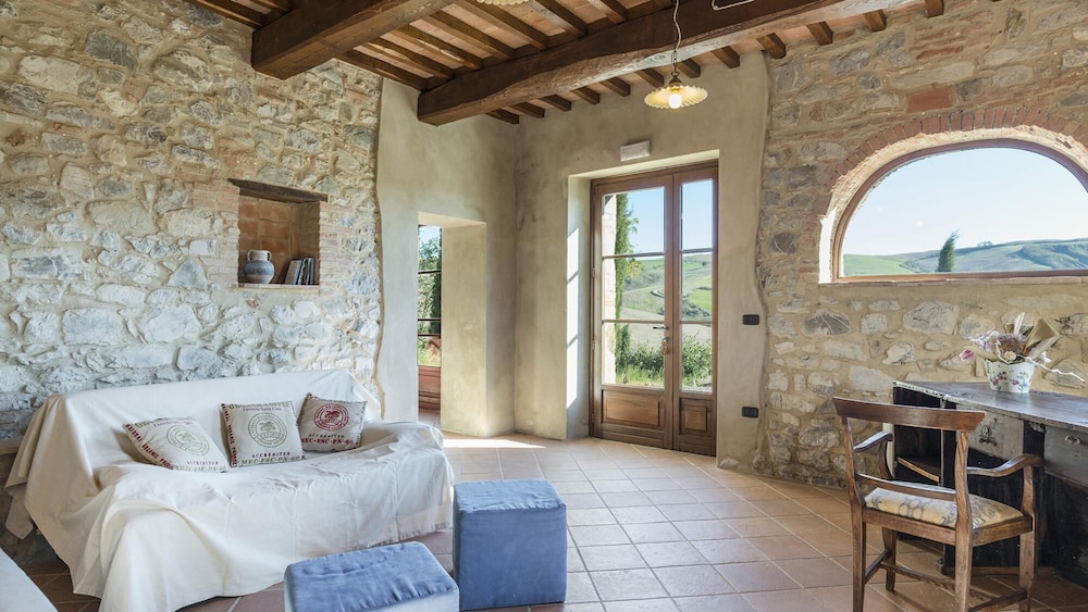 Villa photo 1
