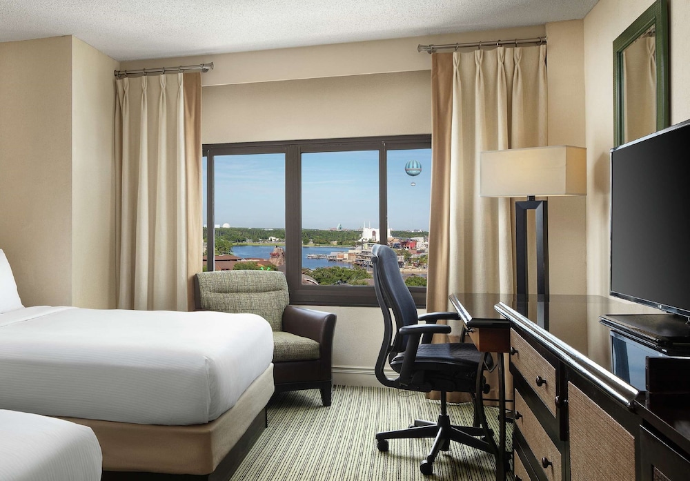 Room, 1 King Bed, Accessible, Bathtub (Disney Springs View)