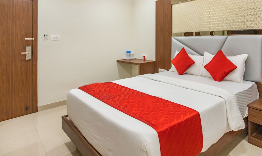 Deluxe Room - Photo 7