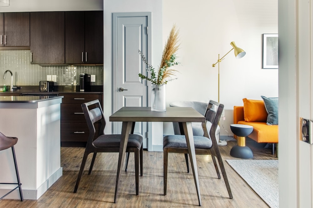 1 Bed | 1 Bath Suite with Balcony Accessible photo 2