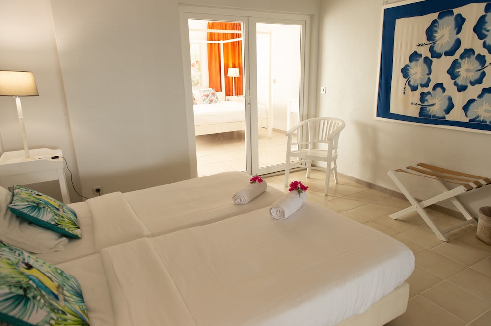 Quadruple Room, Multiple Beds, Non Smoking, Sea View photo 3