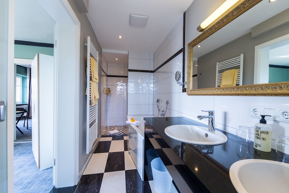 Studio Suite - Photo 6