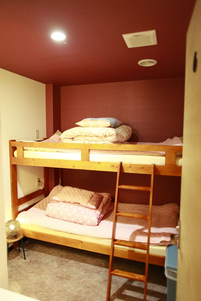 Twin Room, Shared Bathroom photo 1