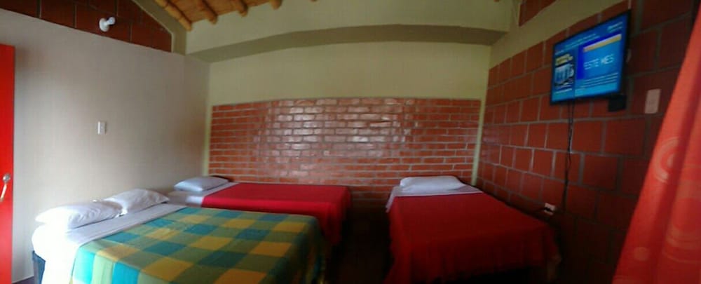 Basic Quadruple Room photo 2