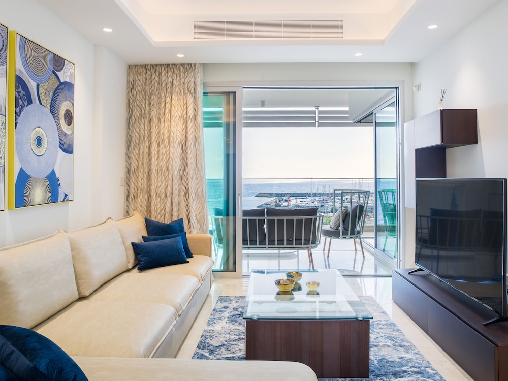 Luxury Apartment, 2 Bedrooms (2W)
