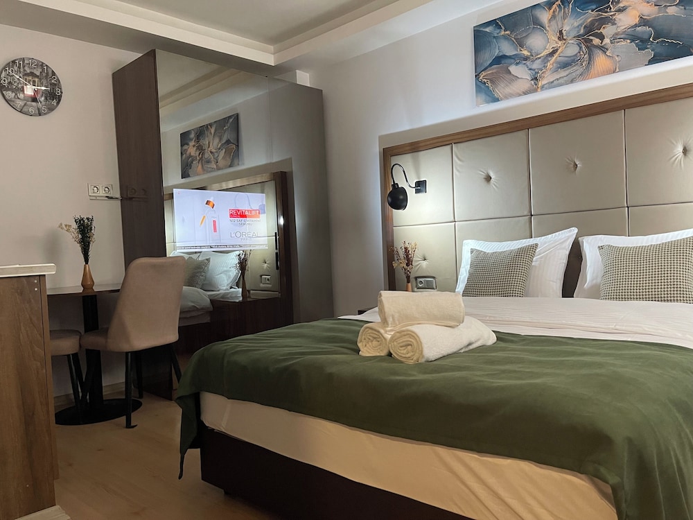 Superior Quadruple Room photo 3