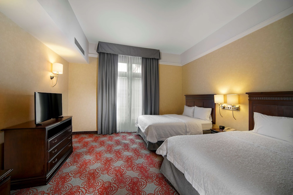 Suite - Photo 3