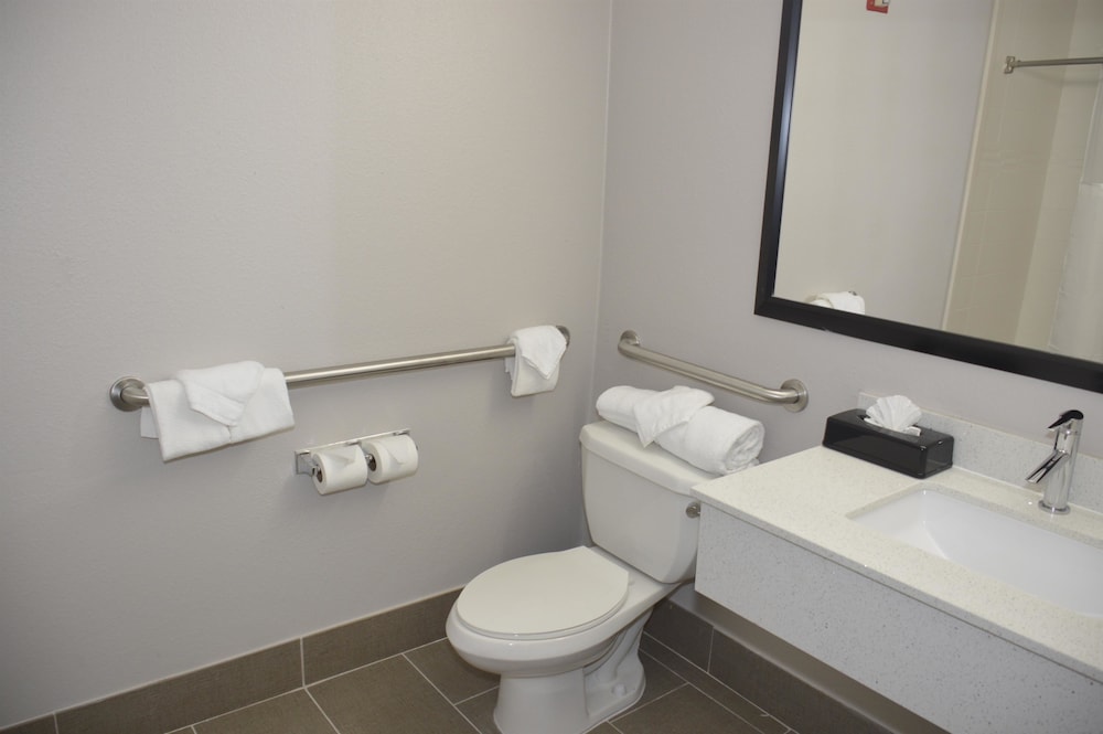 Standard Room, 2 Queen Beds, Accessible, Refrigerator & Microwave - Photo 2