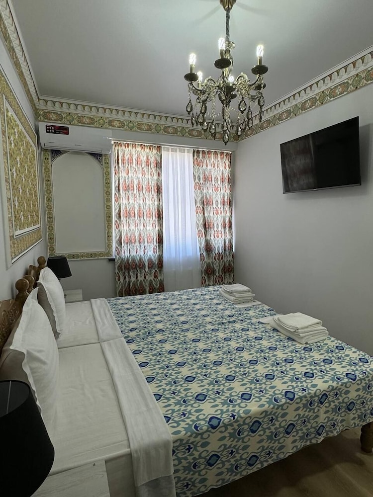 Deluxe Double Room, 1 King Bed photo 2