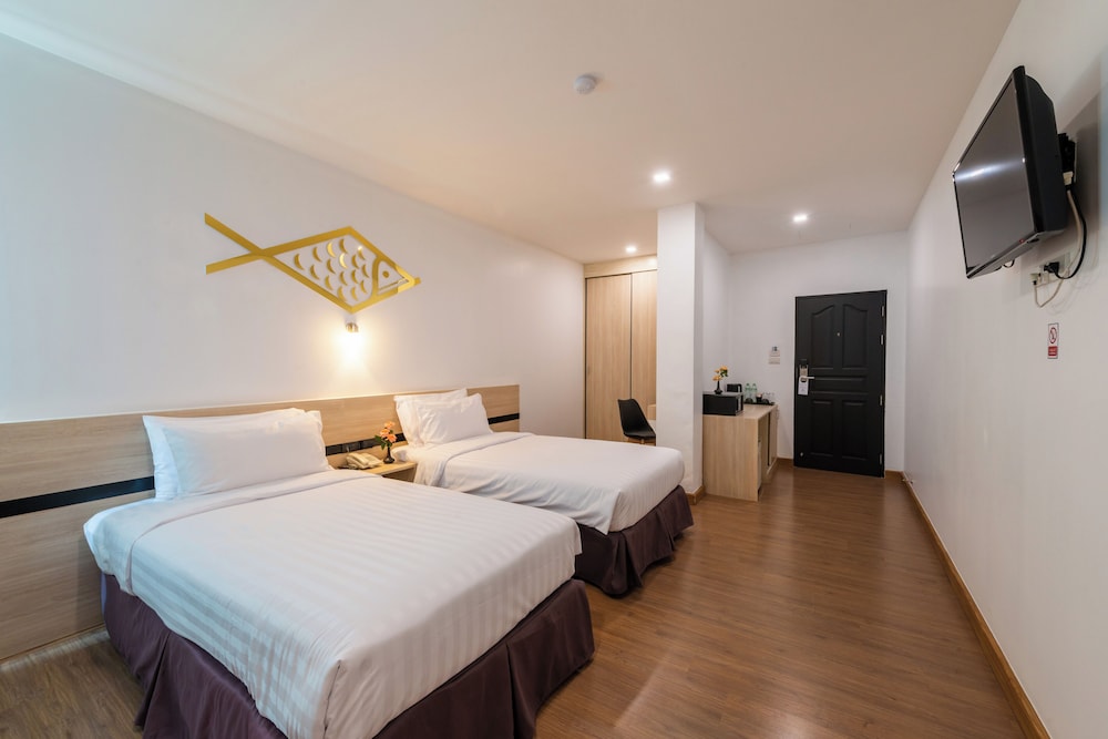 Deluxe Twin Room, Pool View