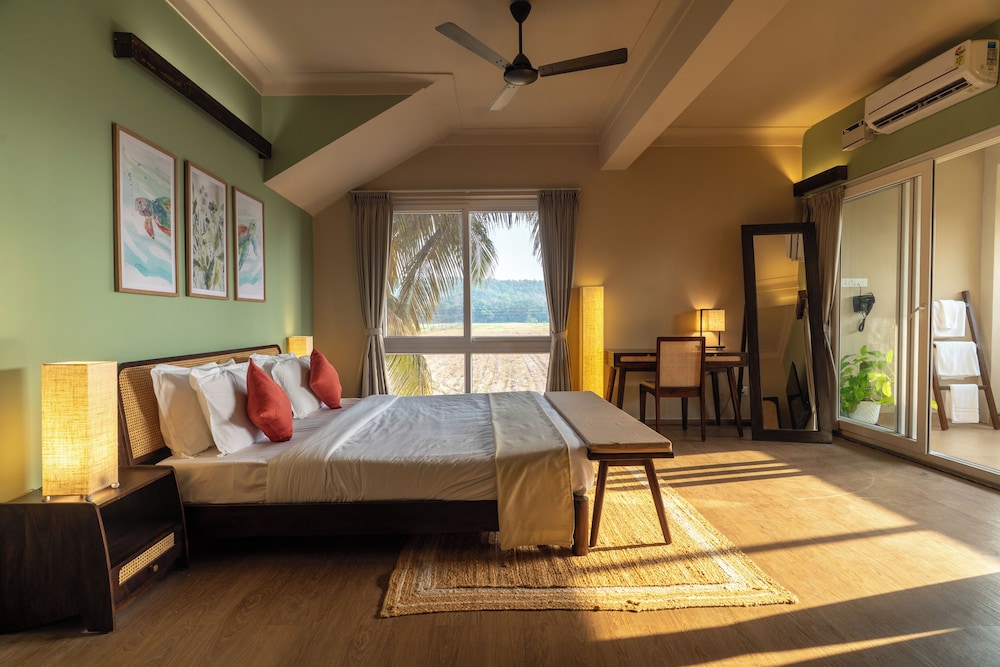 Premier Double Room, Balcony, Garden View photo 3