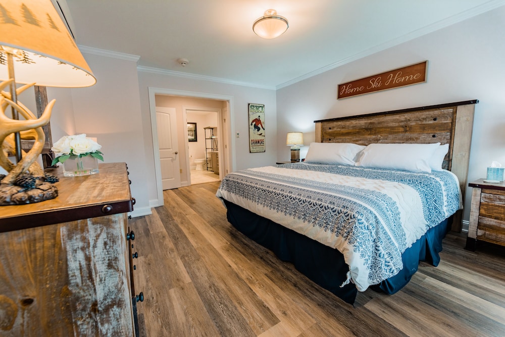 Premium Condo, 3 Bedrooms, Mountain View (1301)