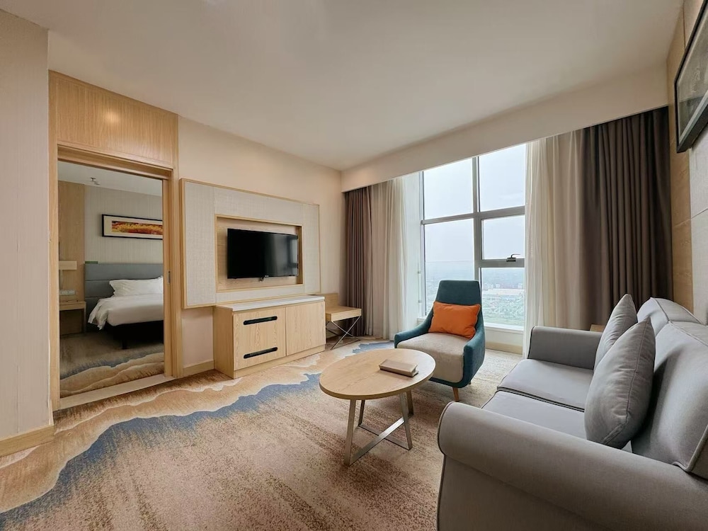 Standard Suite, 1 King Bed, City View
