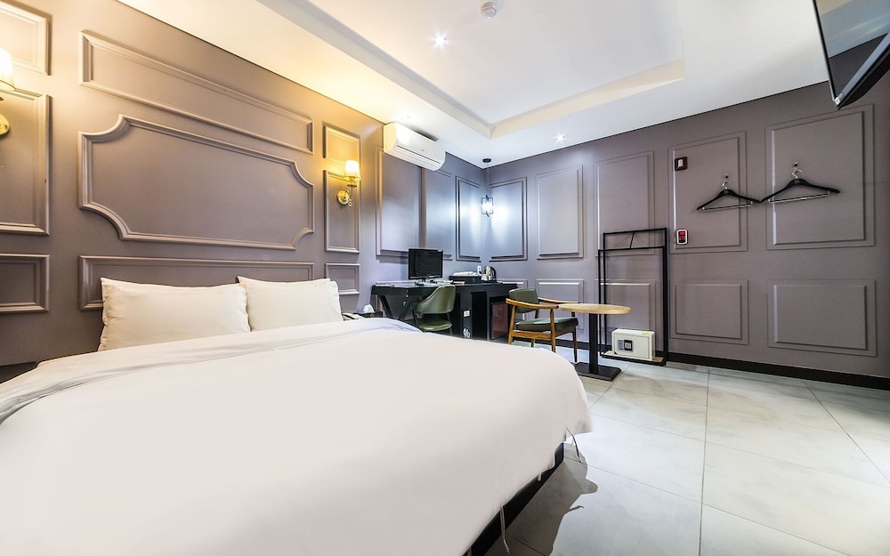 Room (Standard room) - Photo 2