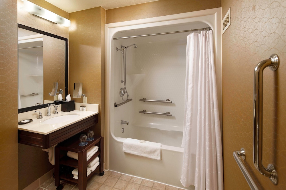 Executive Room, 2 Queen Beds, Tower - Photo 4