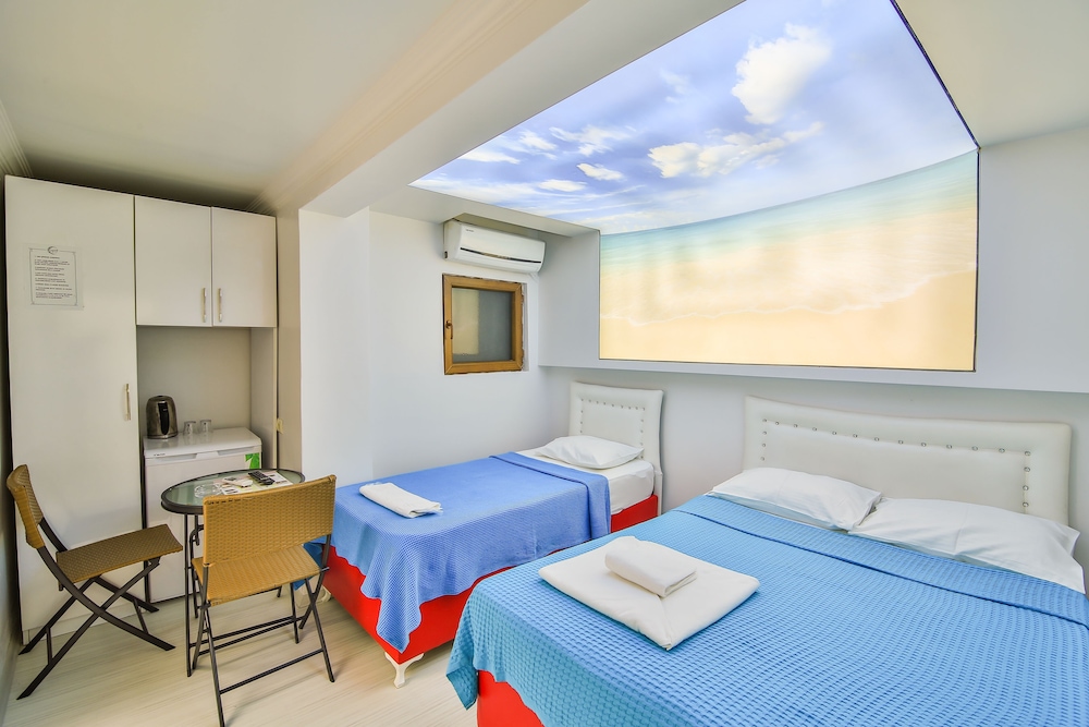 Economy Triple Room (No view)