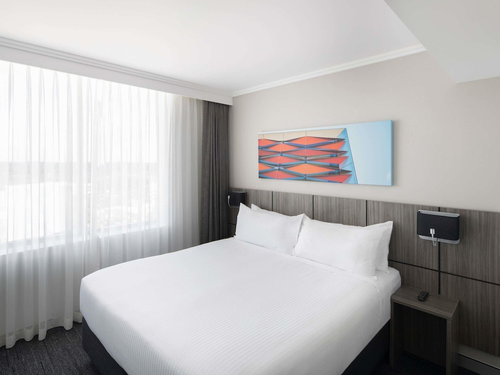Superior Room, 1 Queen Bed (Accessible) - Photo 2