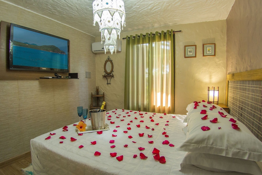 Honeymoon Bungalow, Jetted Tub, Mountain View photo 1