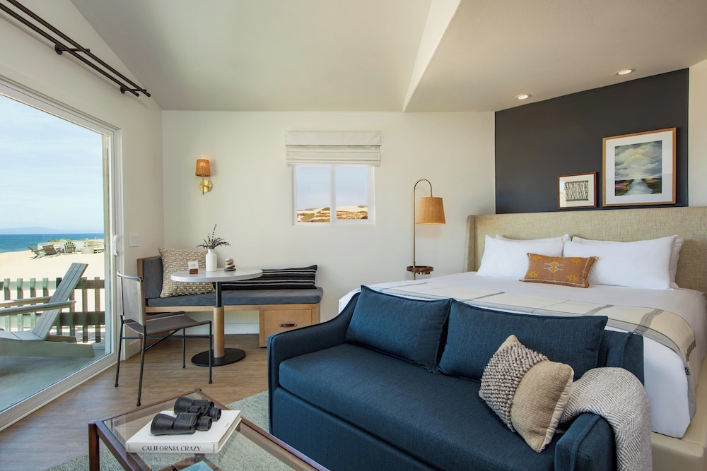 Panoramic Room, 1 King Bed, Oceanfront photo 2
