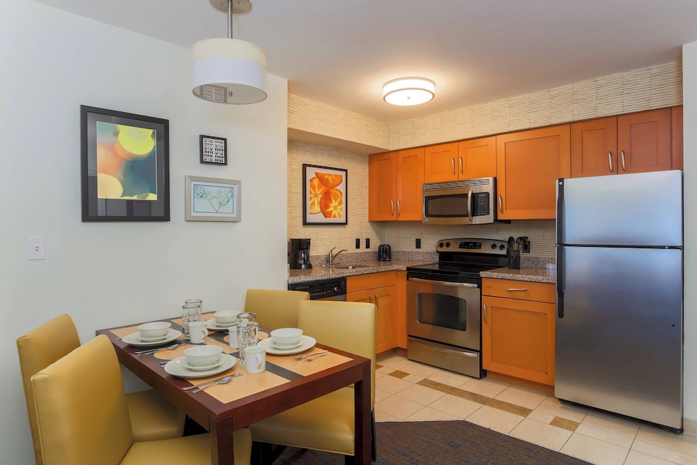 Suite, 1 Bedroom (Mobility/Hearing Accessible, Tub) photo 2